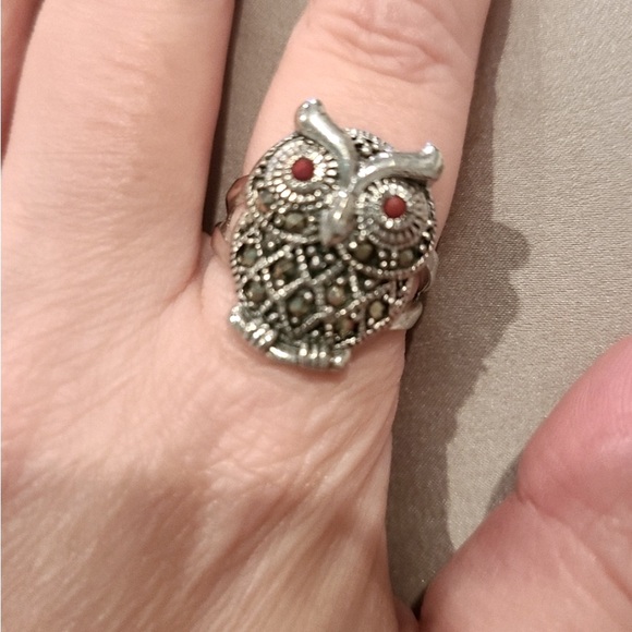 New Sterling Silver Owl Ring with marcasite, red enamel eyes, Size 6 - Picture 7 of 7